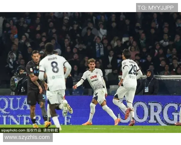 西甲激战巴黎圣日耳曼5-0大胜AC米兰争议判罚引发全场热议