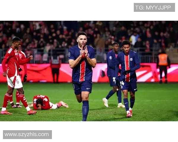 意甲焦点战：巴黎圣日耳曼与那不勒斯激战成平局战术解析与精彩瞬间回顾